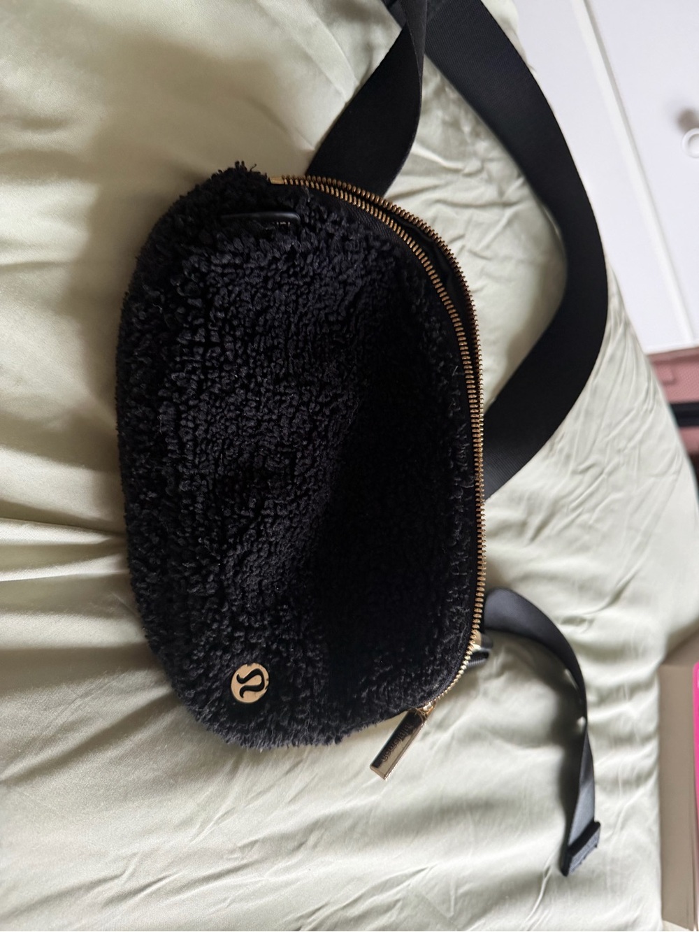 lululemon athletica Black Sherpa Crossbody Belt Bag with Gold Zipper